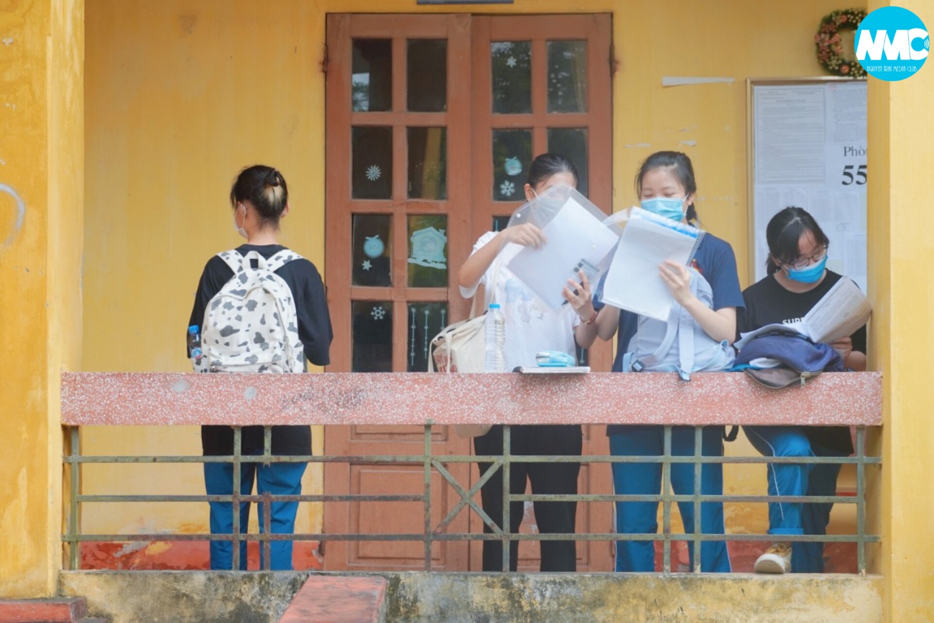 Ngày thi đầu tiên kỳ thi tốt nghiệp THPT năm học 2020 - 2021 tại điểm thi THPT Chuyên Nguyễn Trãi